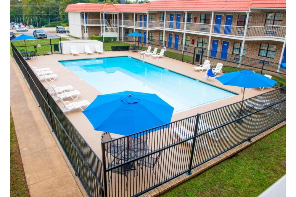 Motel 6-Palestine, TX